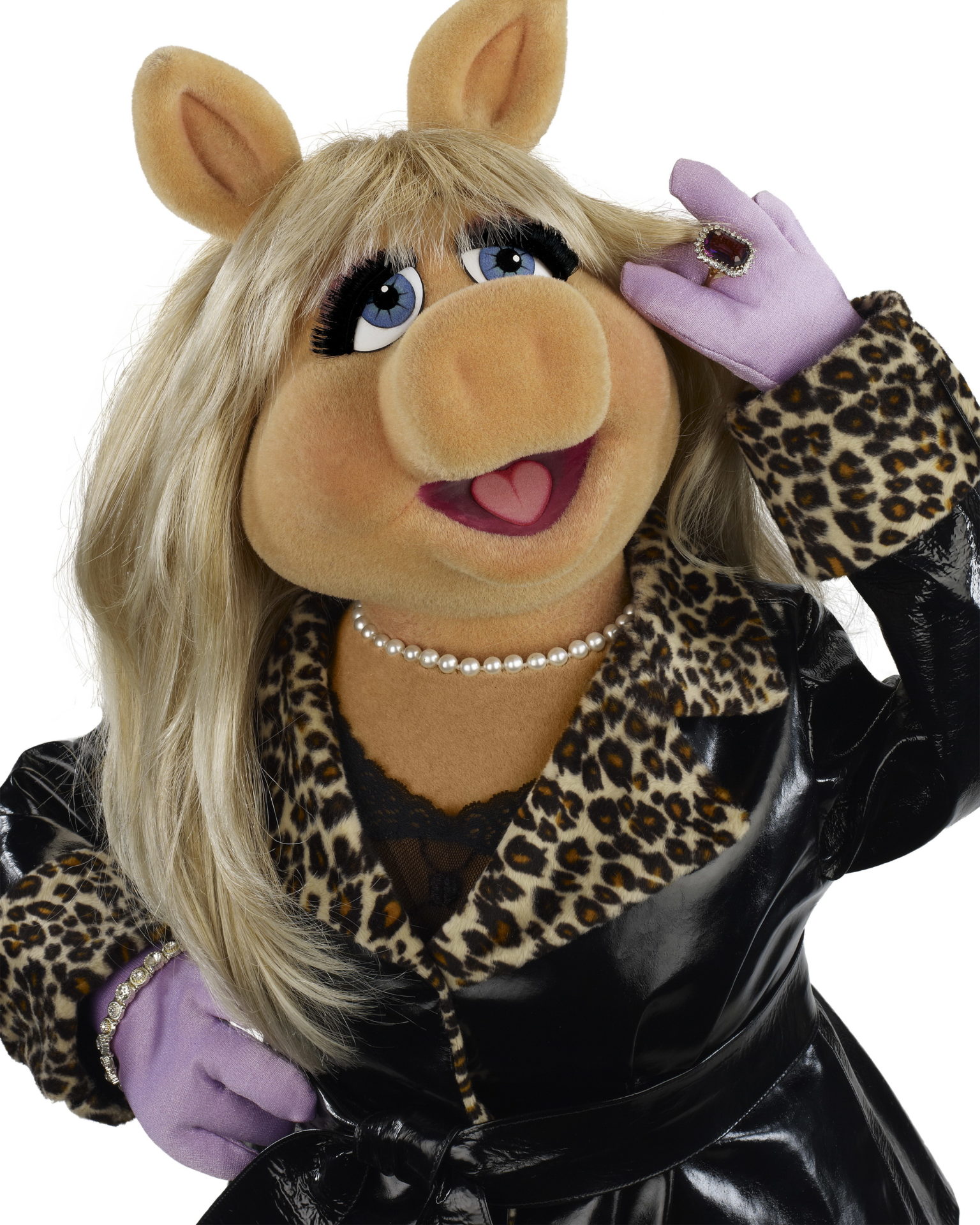 Miss Piggy to Guest Judge on Project Runway Spinoff ToughPigs
