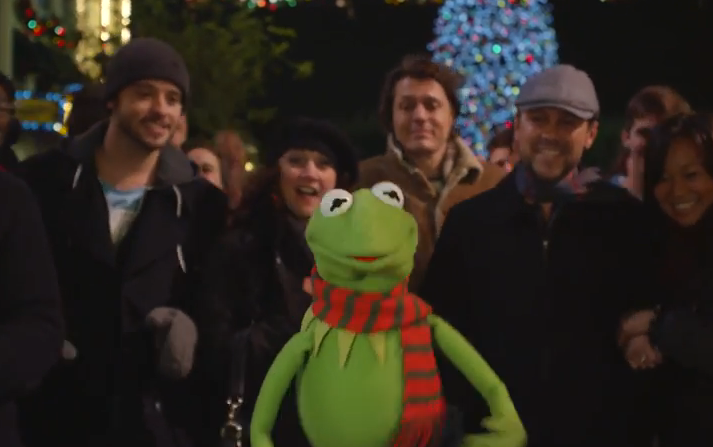 A Christmas Miracle: Kermit Sings “It Feels Like Christmas”