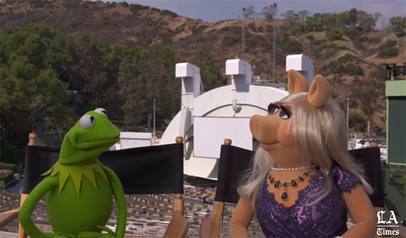 Kermit and Piggy Argue about the Hollywood Bowl