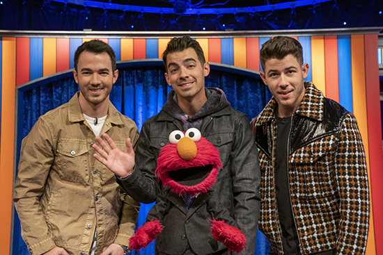 Preview a Full Episode of Elmo’s Talk Show, Featuring the Jonas Brothers