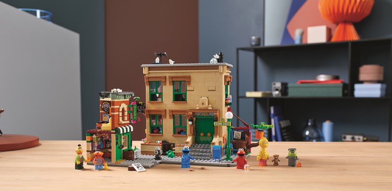 First Look: Sesame Street LEGO Set