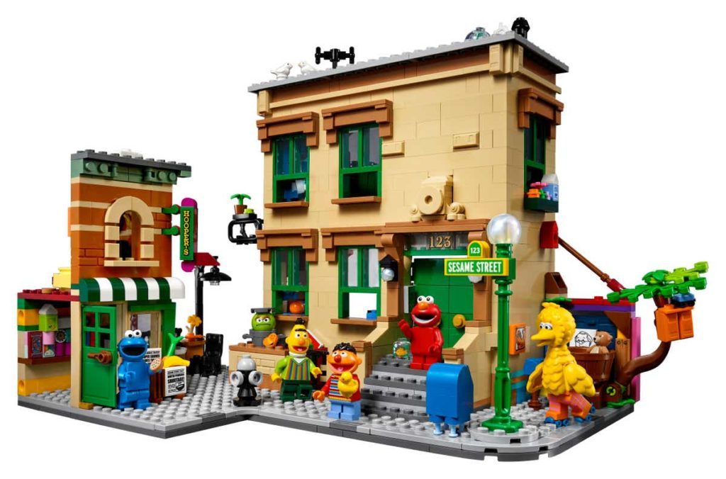 VIDEO REVIEW: The Epic Sesame Street LEGO Set
