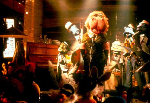 Heidi singing at a bar in 'Meet the Feebles'.